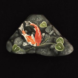نقاشی ماهی روی قلوه سنگ با رنگ روغن